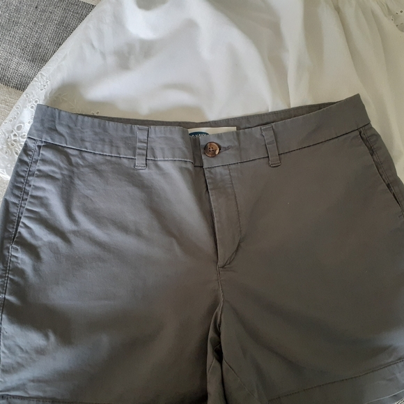 Old Navy Everyday Shorts Bundle - Picture 8 of 12